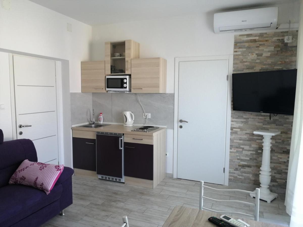 Apartmani Nevera Krk Town Zewnętrze zdjęcie