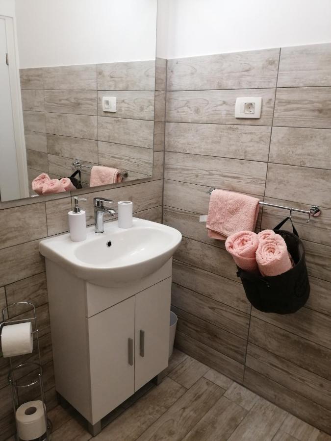 Apartmani Nevera Krk Town Zewnętrze zdjęcie